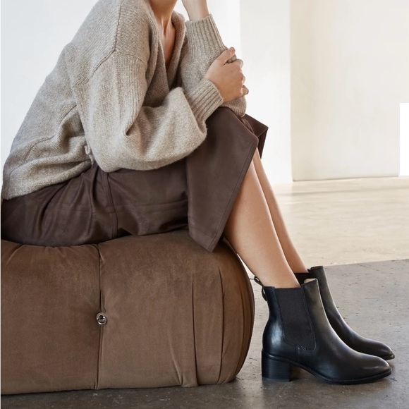 FRANKIE4 Black Ankle Boots - Picture 3 of 7